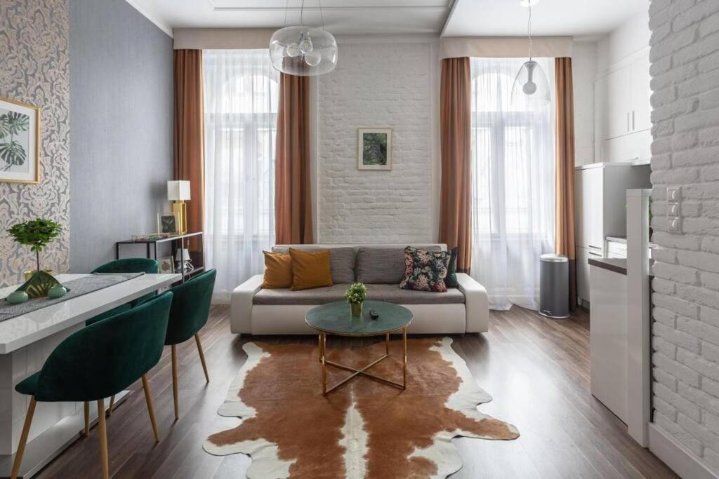 Chic, Captivating Space Budapest Kültér fotó